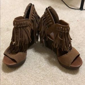 Fringe Wedges
